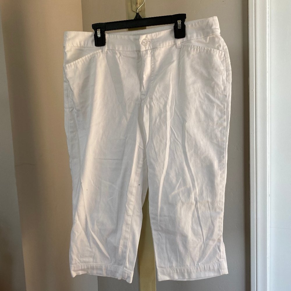 St John's Bay white capris